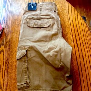 Hollister NWT 26” waist with 12” inseam Epic Flex Khaki Cargo Shorts.